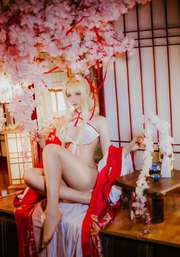 不穿内裤的女教师_HD日韩免费观看